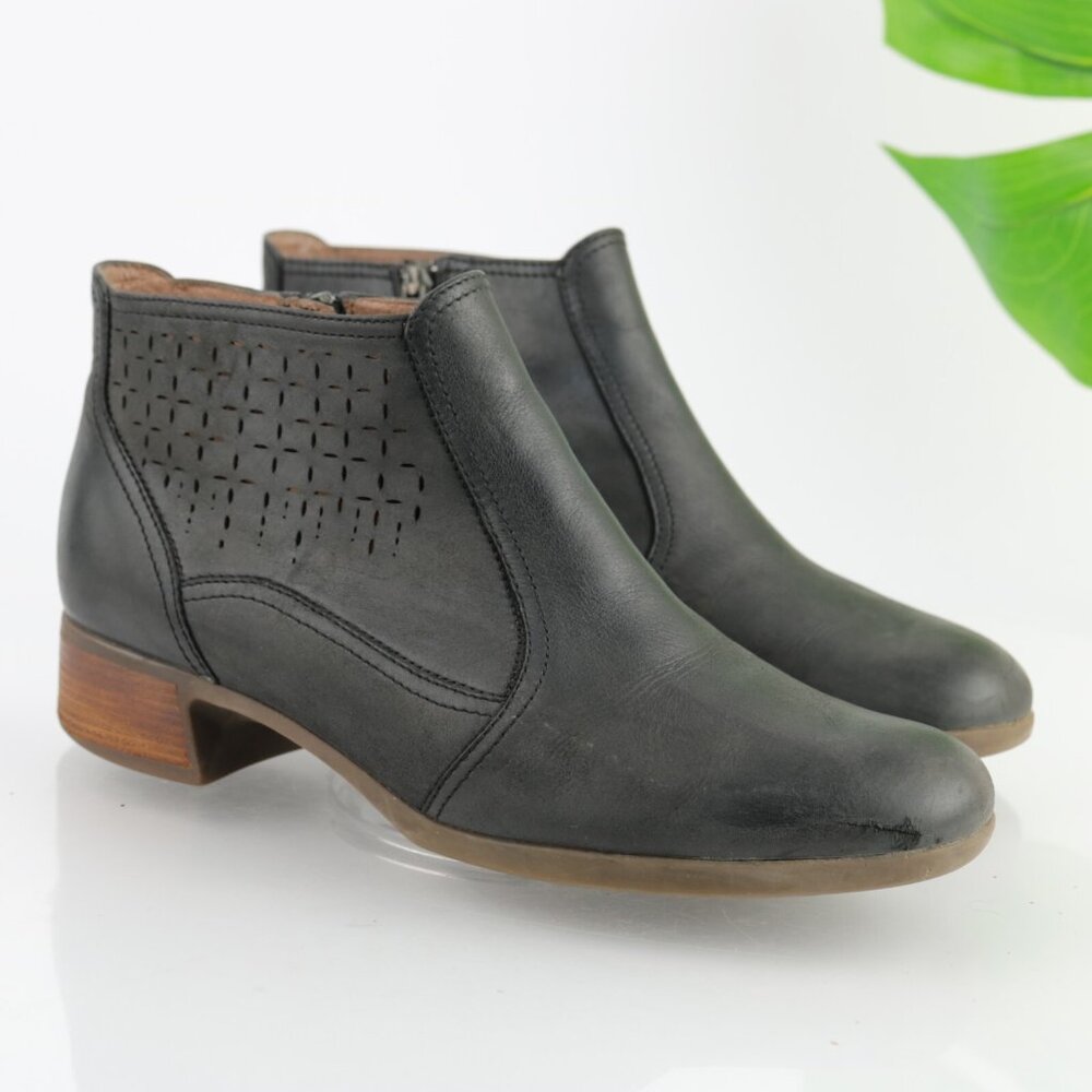 Dansko Womens Liberty Boot Size 39 8.5 Black Leather Low Heel Cutouts Bootie